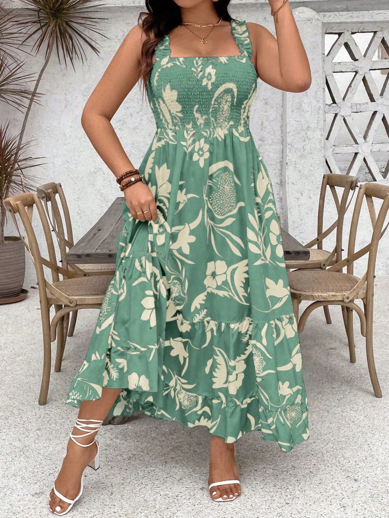 Vestido Longo Plus Size Soltinho Estampado com Babado na Barra