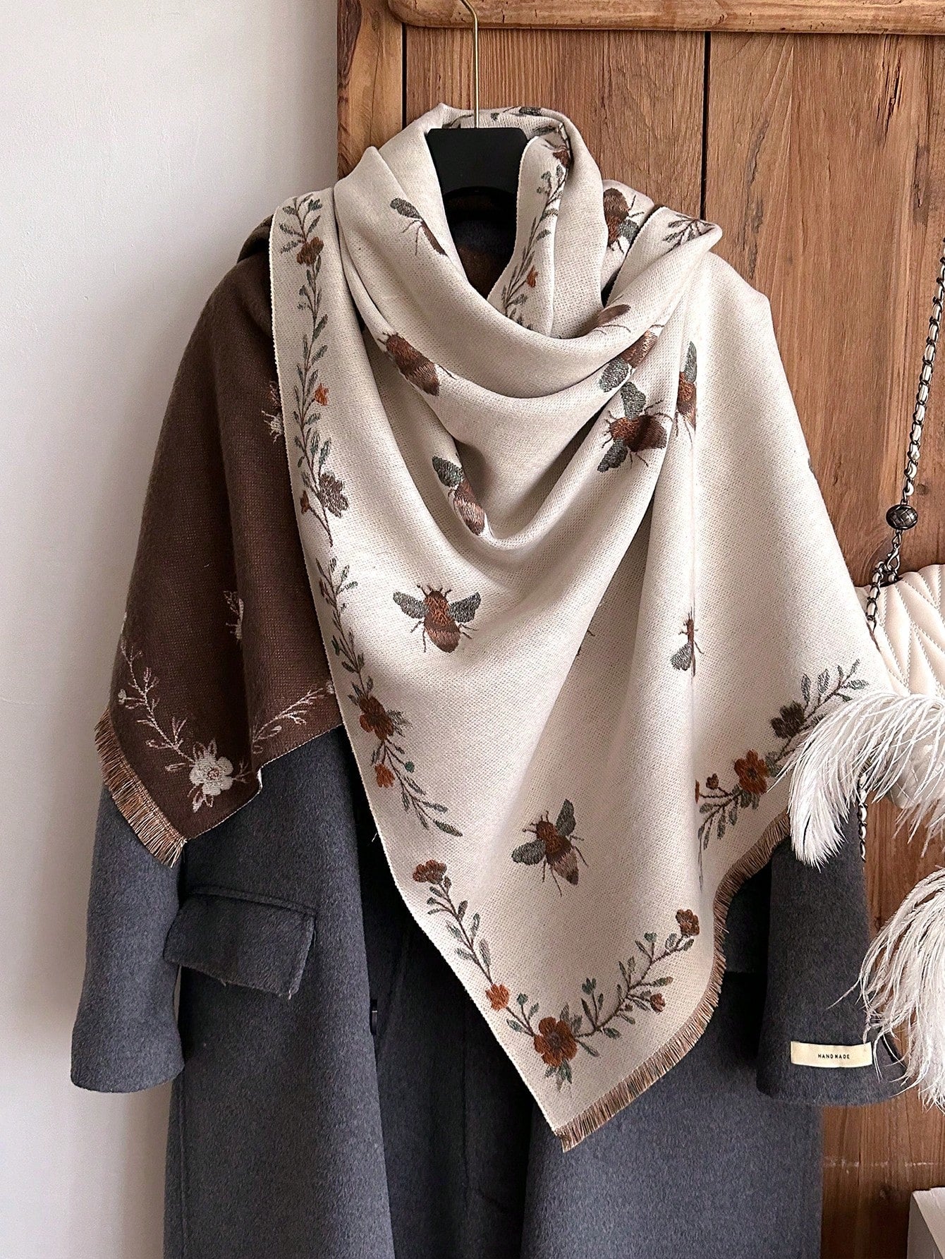 Cachecol Feminino Elegante Estampa Abelha