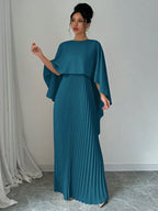 Vestido Longo Plissado com Manga Ampla e Modelagem Fluida