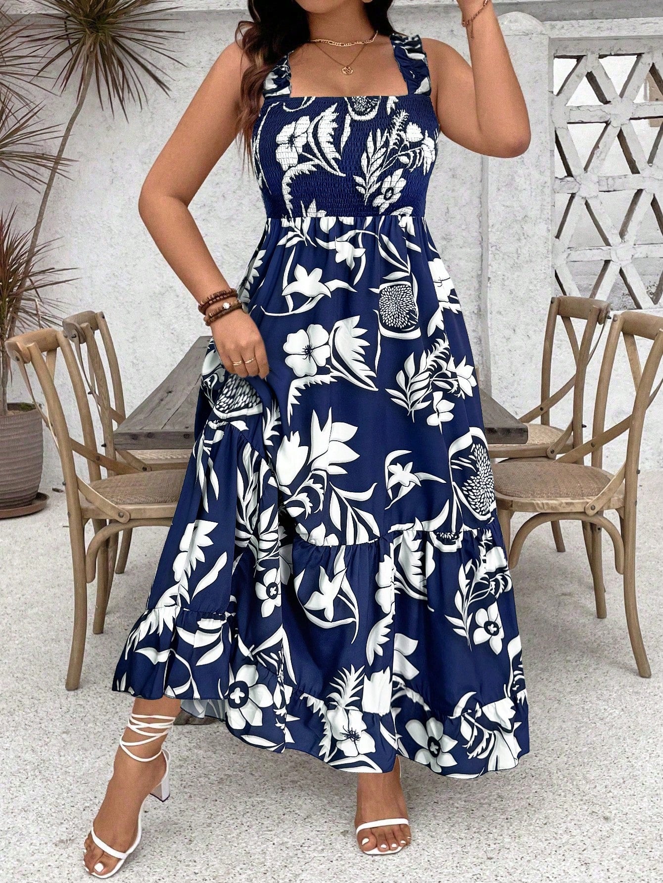 Vestido Longo Plus Size Soltinho Estampado com Babado na Barra