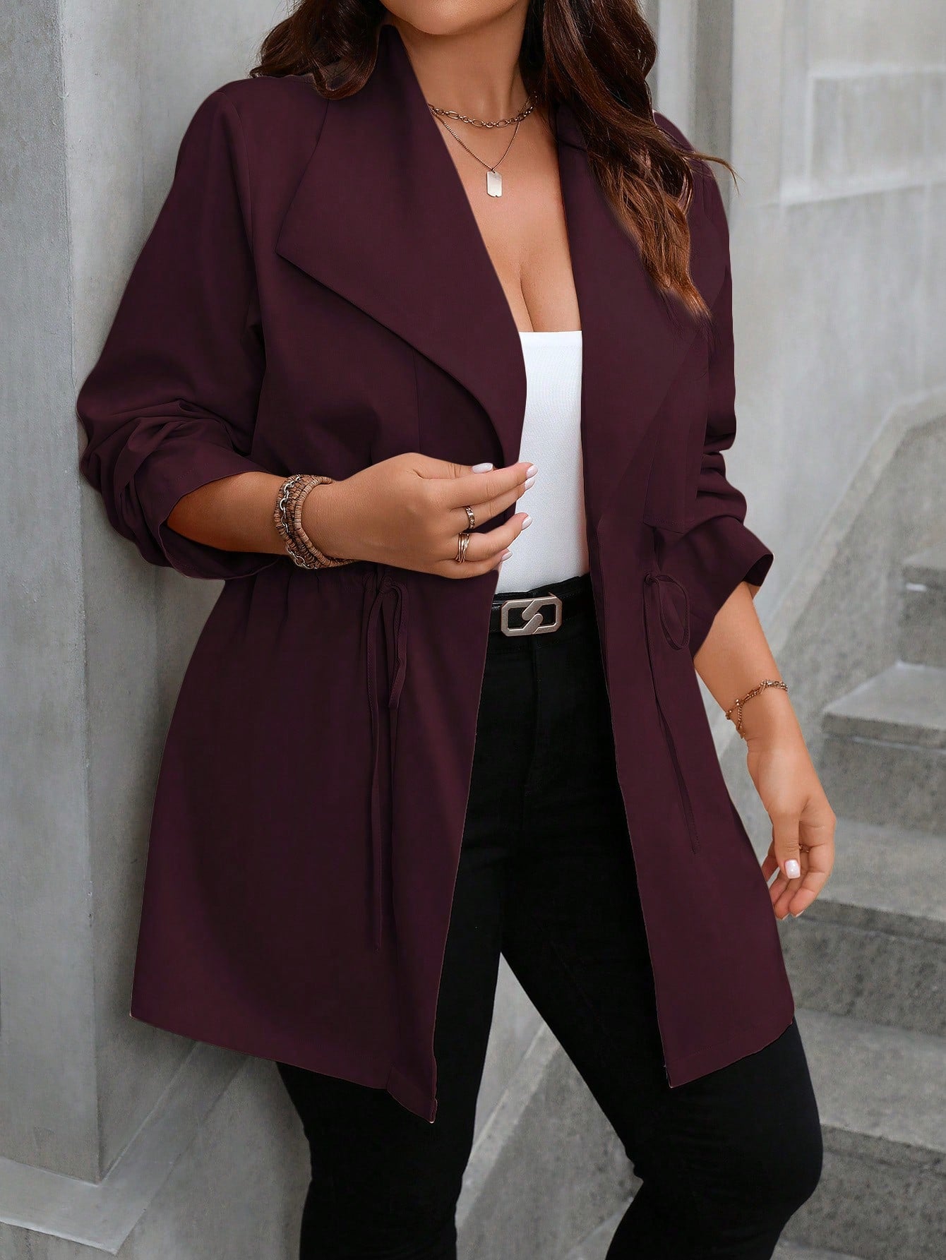 Parka Feminina Plus Size Acinturada com Ajuste na Cintura