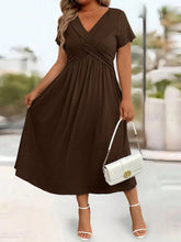 Vestido Plus Size Longo Soltinho Manga Curta com Bolso