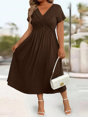 Vestido Plus Size Longo Soltinho Manga Curta com Bolso