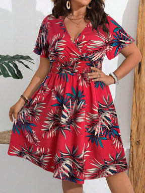 Vestido Curto Plus Size com Elástico Manga Curta