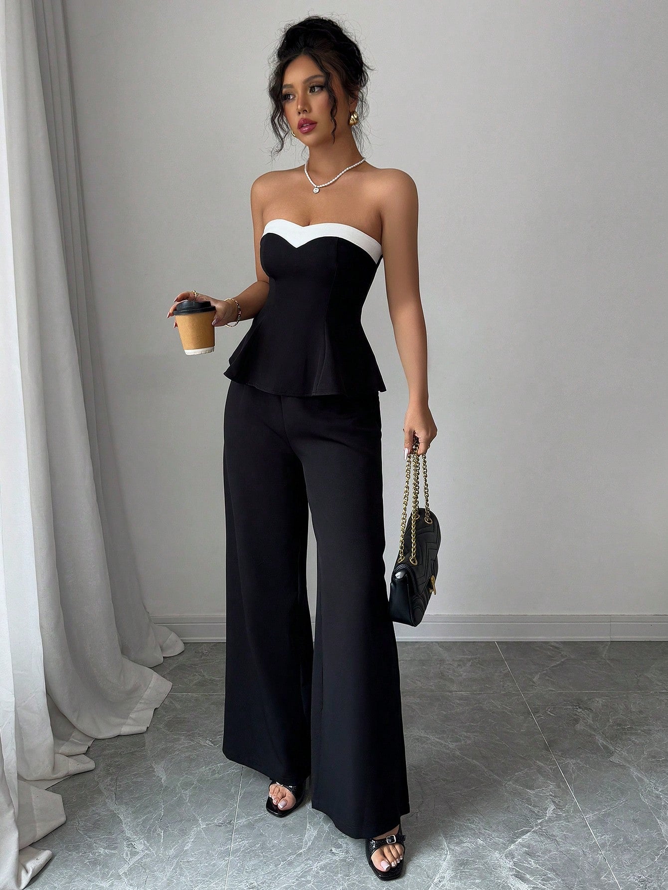 Conjunto Feminino Blusa Tomara que Caia e Calça Wide Leg