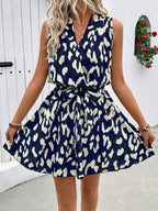 Vestido Curto Regata Estampado com Cinto