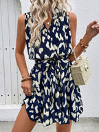 Vestido Curto Regata Estampado com Cinto