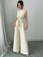 Macacão Feminino Elegante com Cinto na Cintura e Perólas