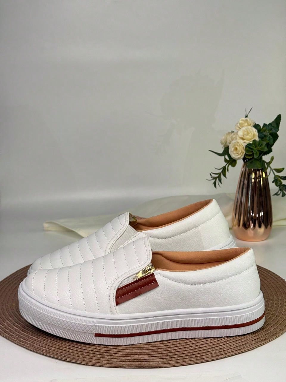 Tênis Feminino sem Cadarço Slip On Confortável com Zíper 