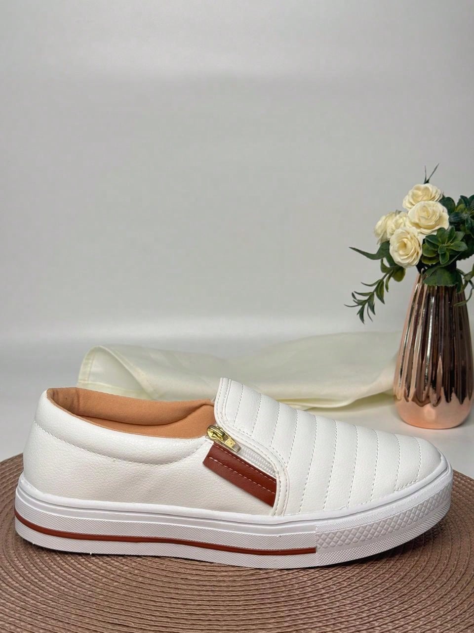 Tênis Feminino sem Cadarço Slip On Confortável com Zíper 