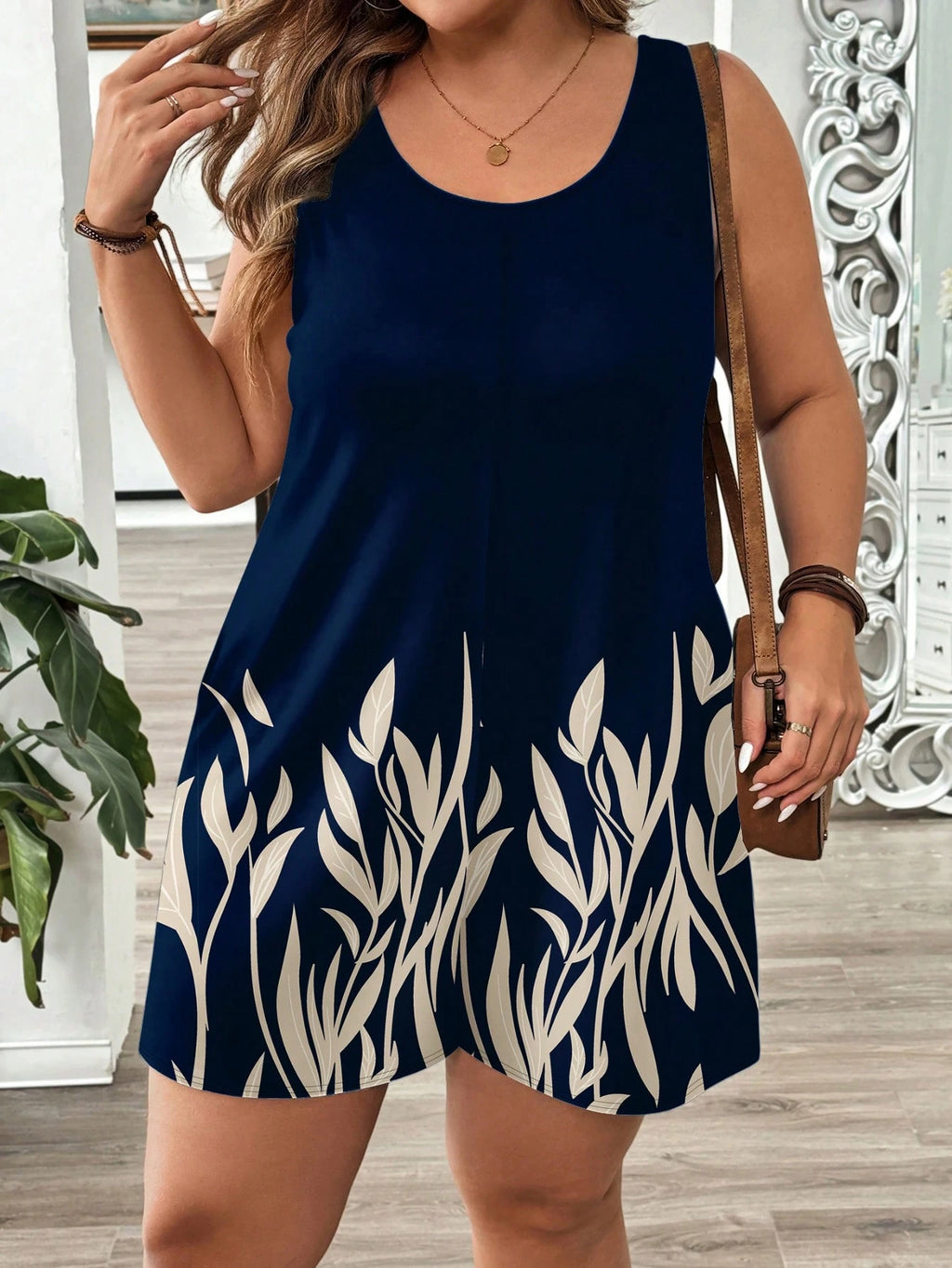 Macaquinho Plus Size Regata Soltinho Estampa Floral