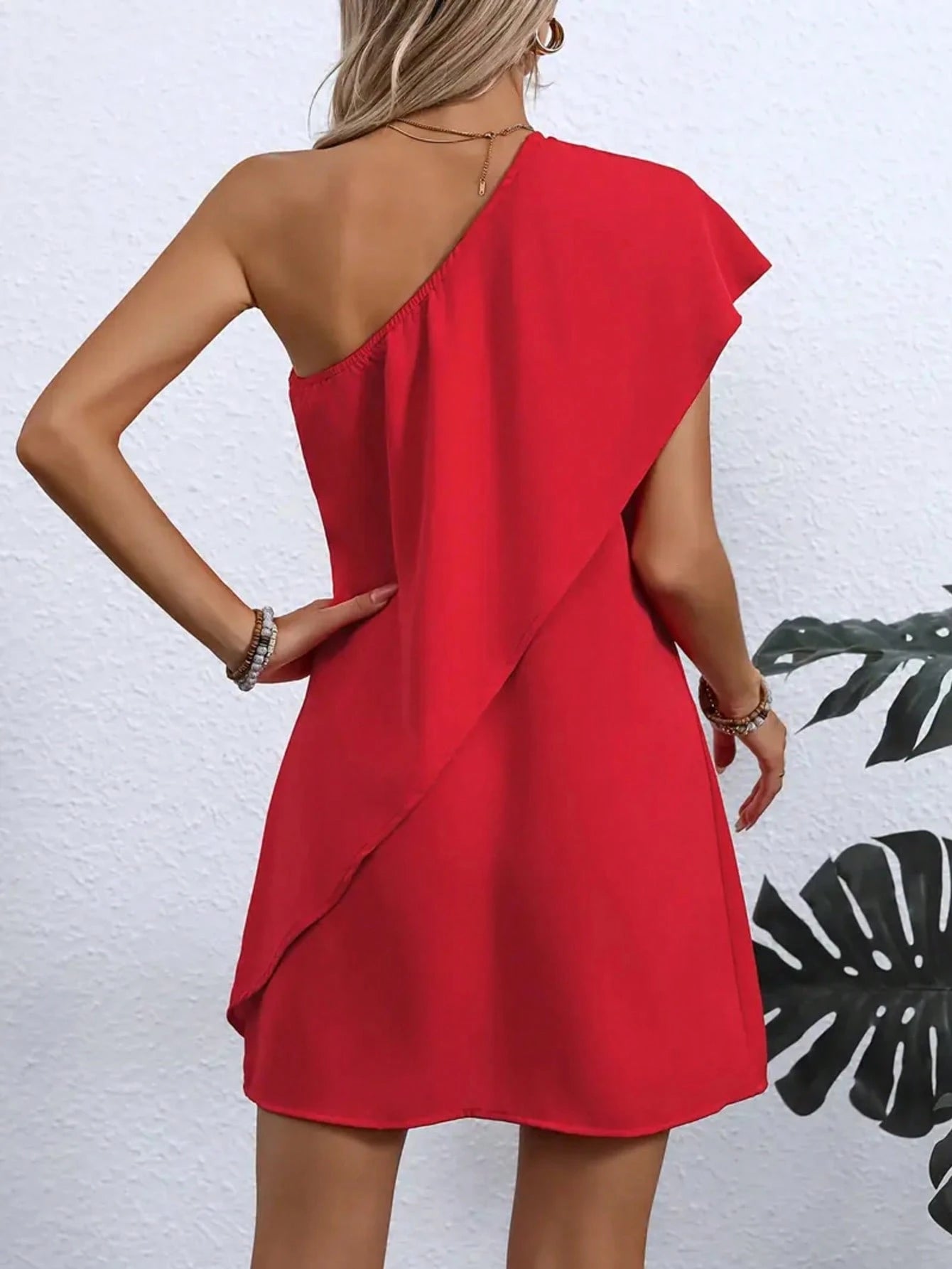 Vestido Curto Feminino Um Ombro Só Assimétrico 