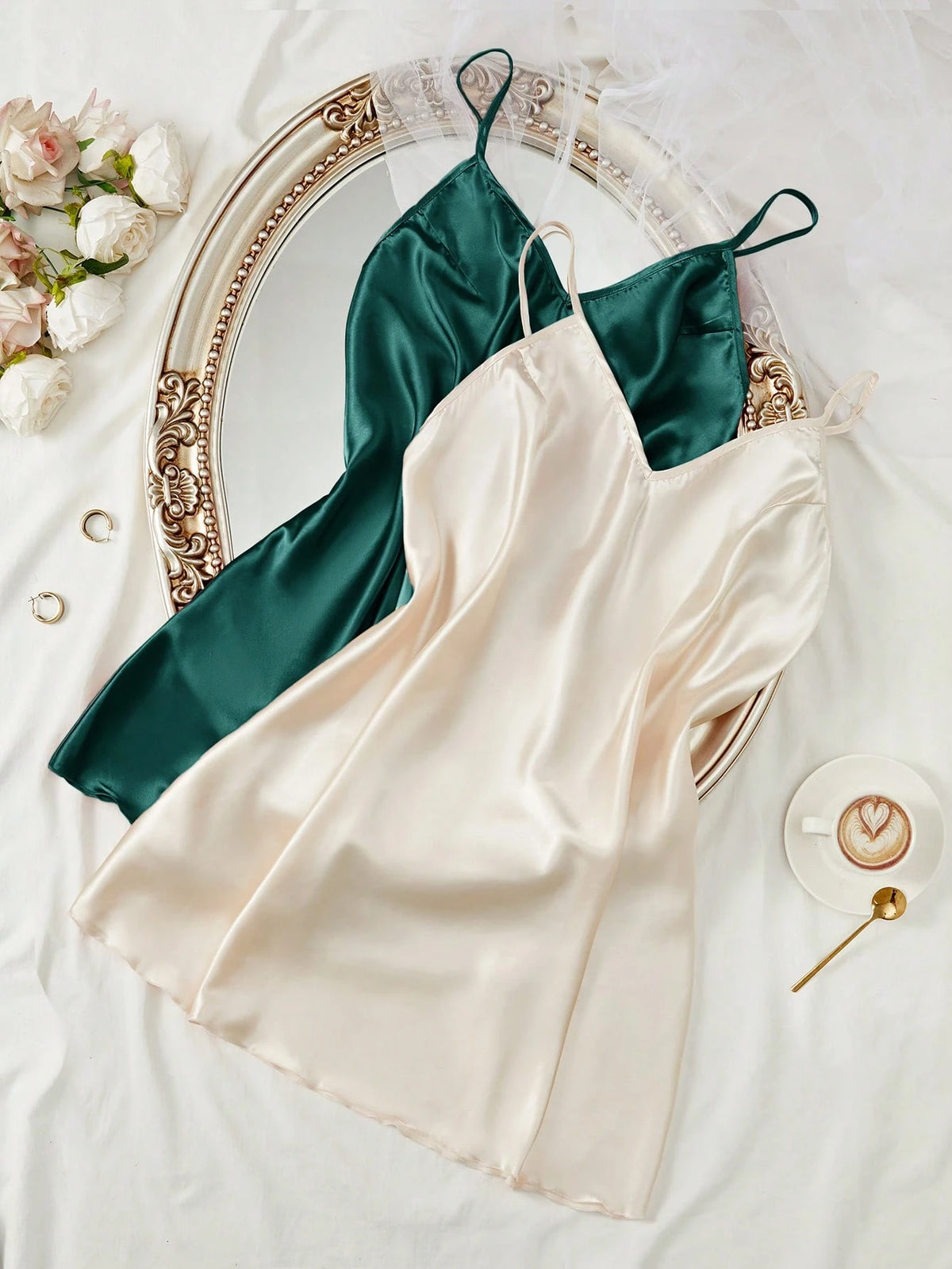 Kit com Duas Camisolas de Cetim Plus Size Curta