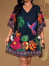Vestido Curto Plus Size Meia Manga Estampa Tropical