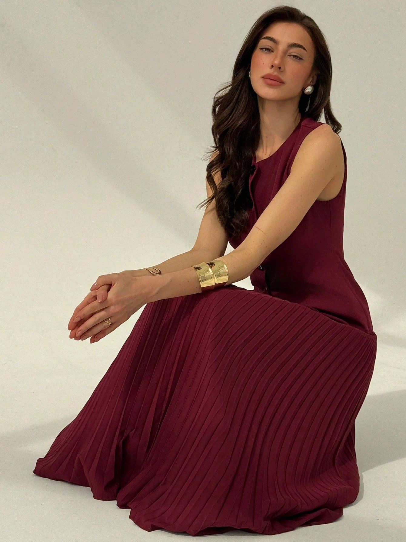 Conjunto Feminino Alfaiataria com Colete e Saia Plissada