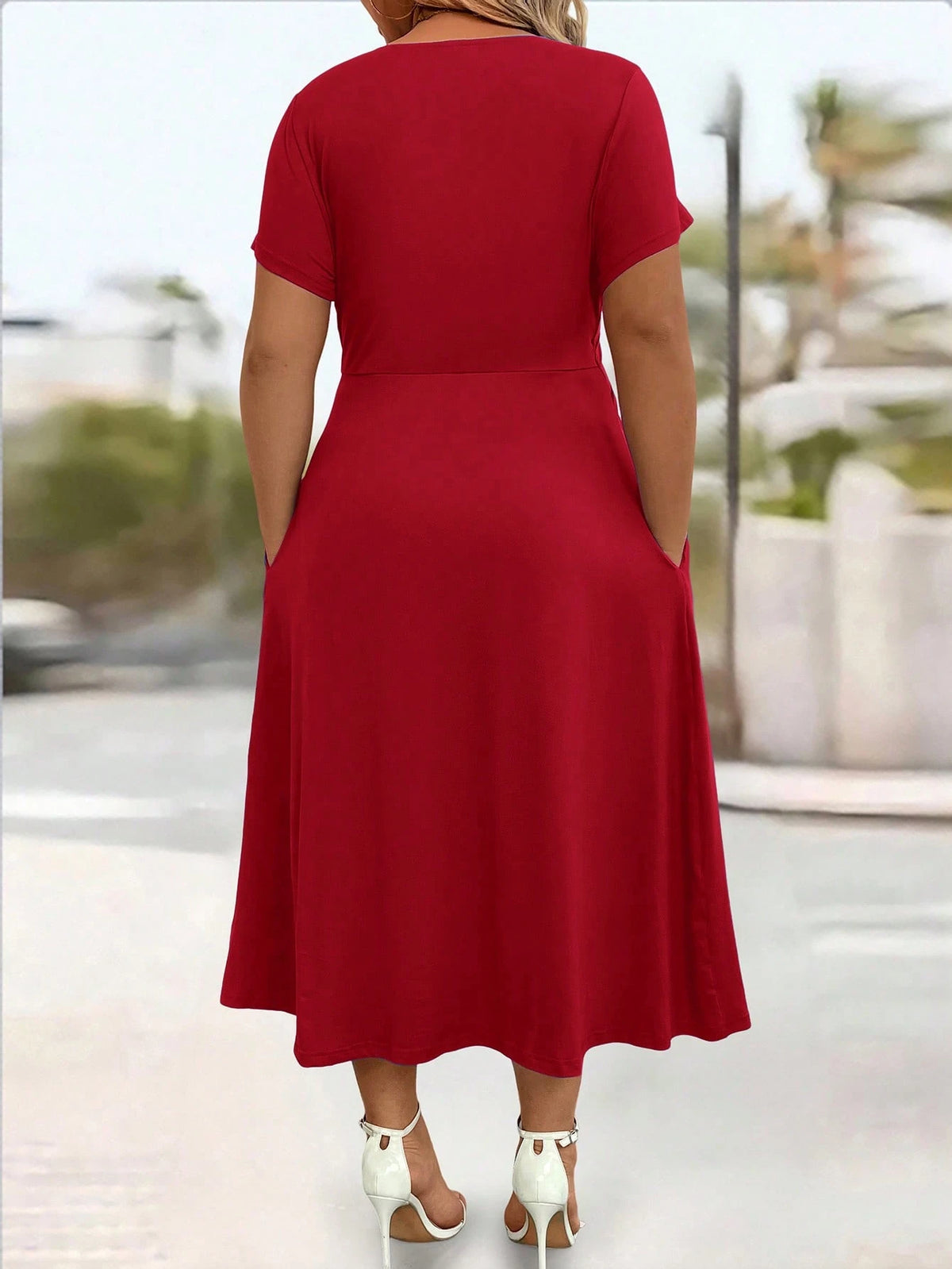 Vestido Plus Size Longo Soltinho Manga Curta com Bolso