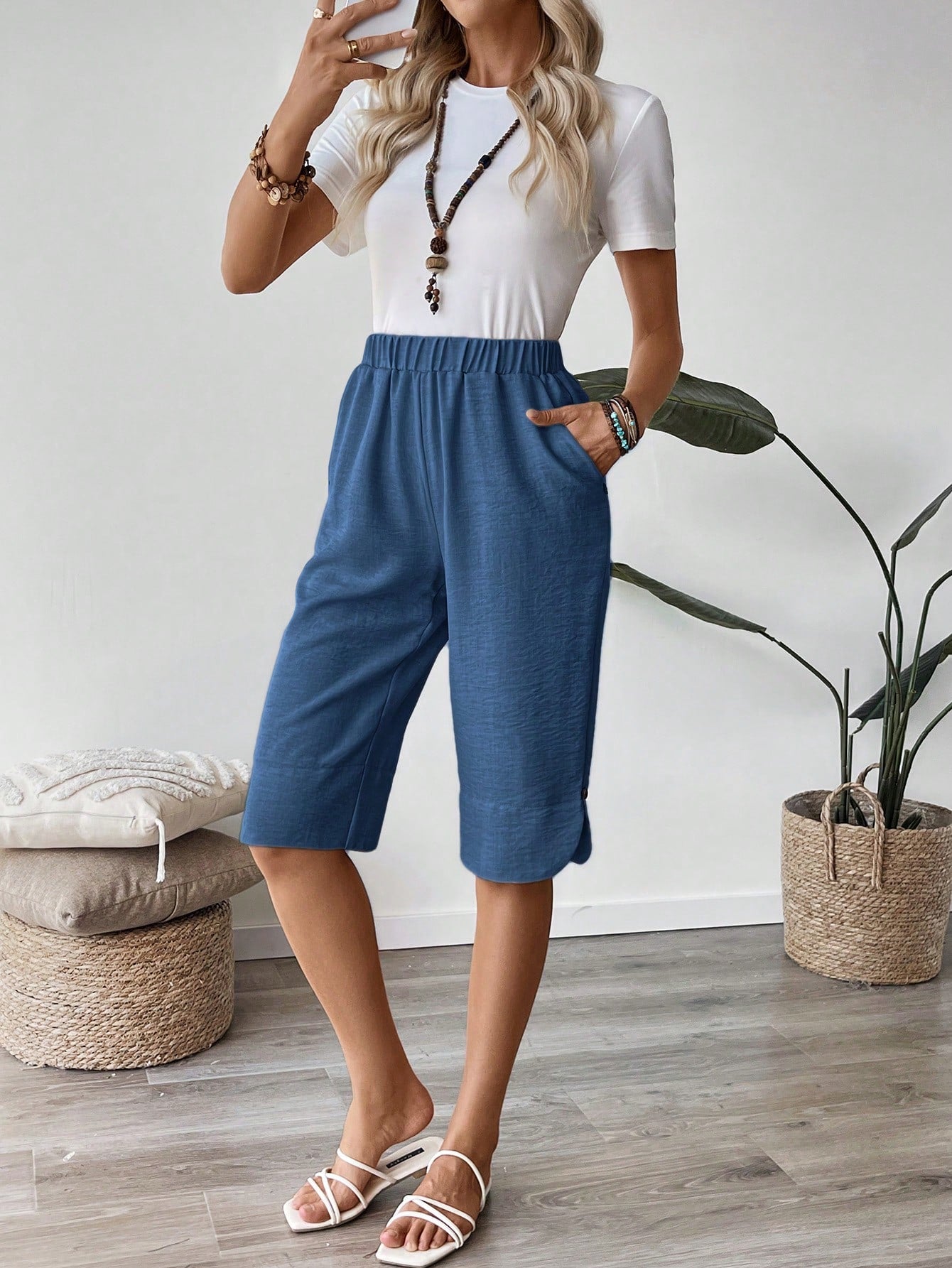 Capri Feminina de Linho com Bolsos e Elástico na Cintura