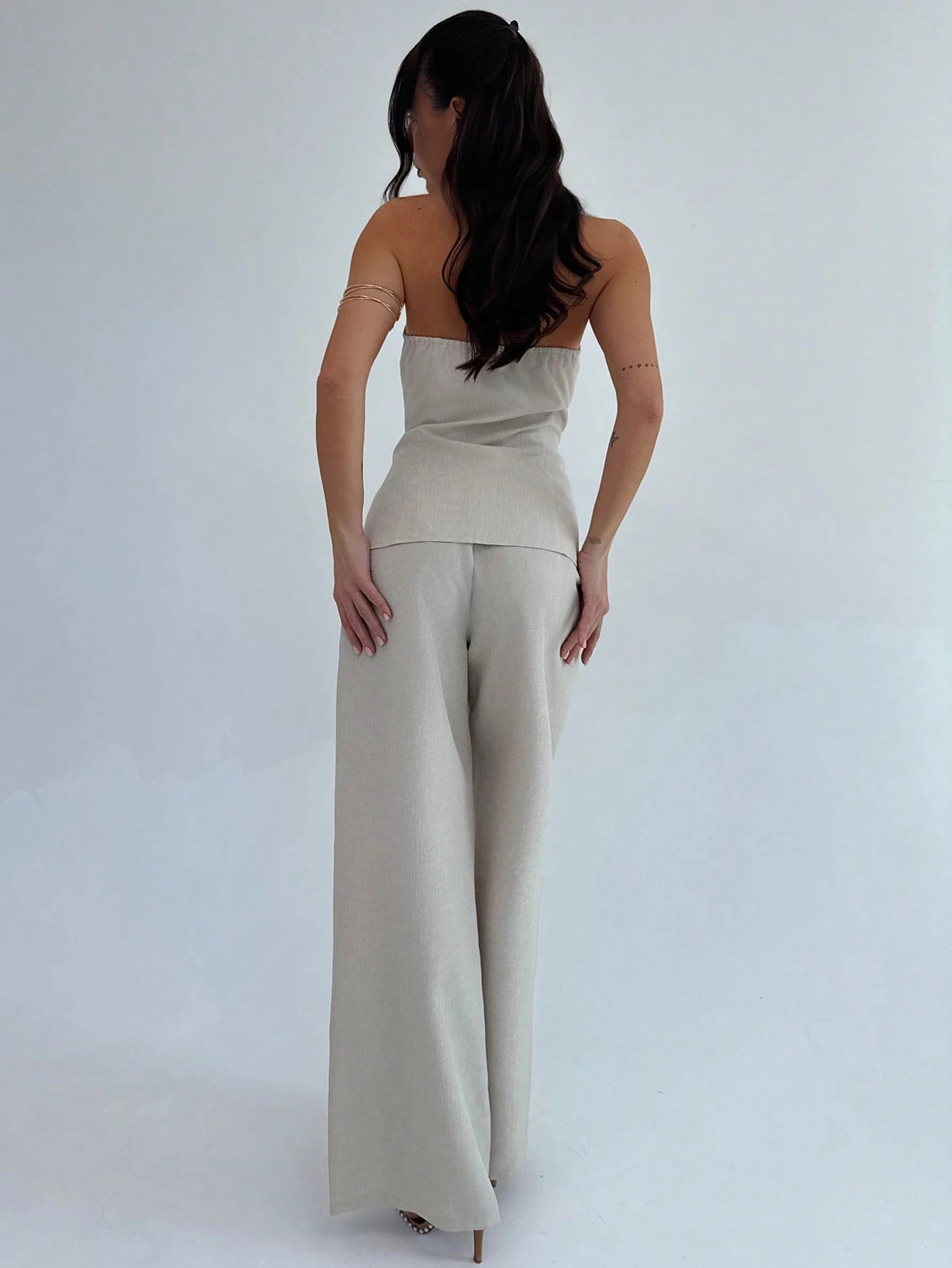 Conjunto Feminino Tomara que Caia com Botões Dourados