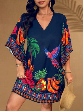 Vestido Curto Plus Size Meia Manga Estampa Tropical