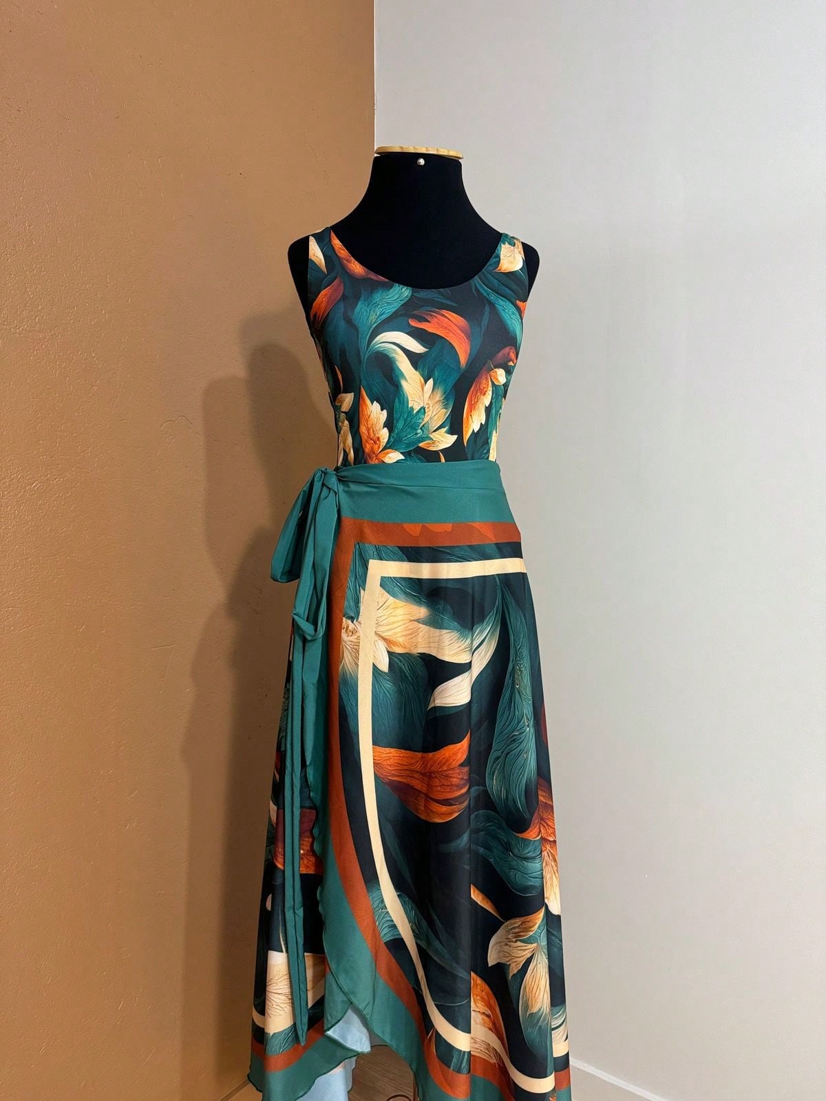 Kit Maiô Feminino + Saia Saída De Praia