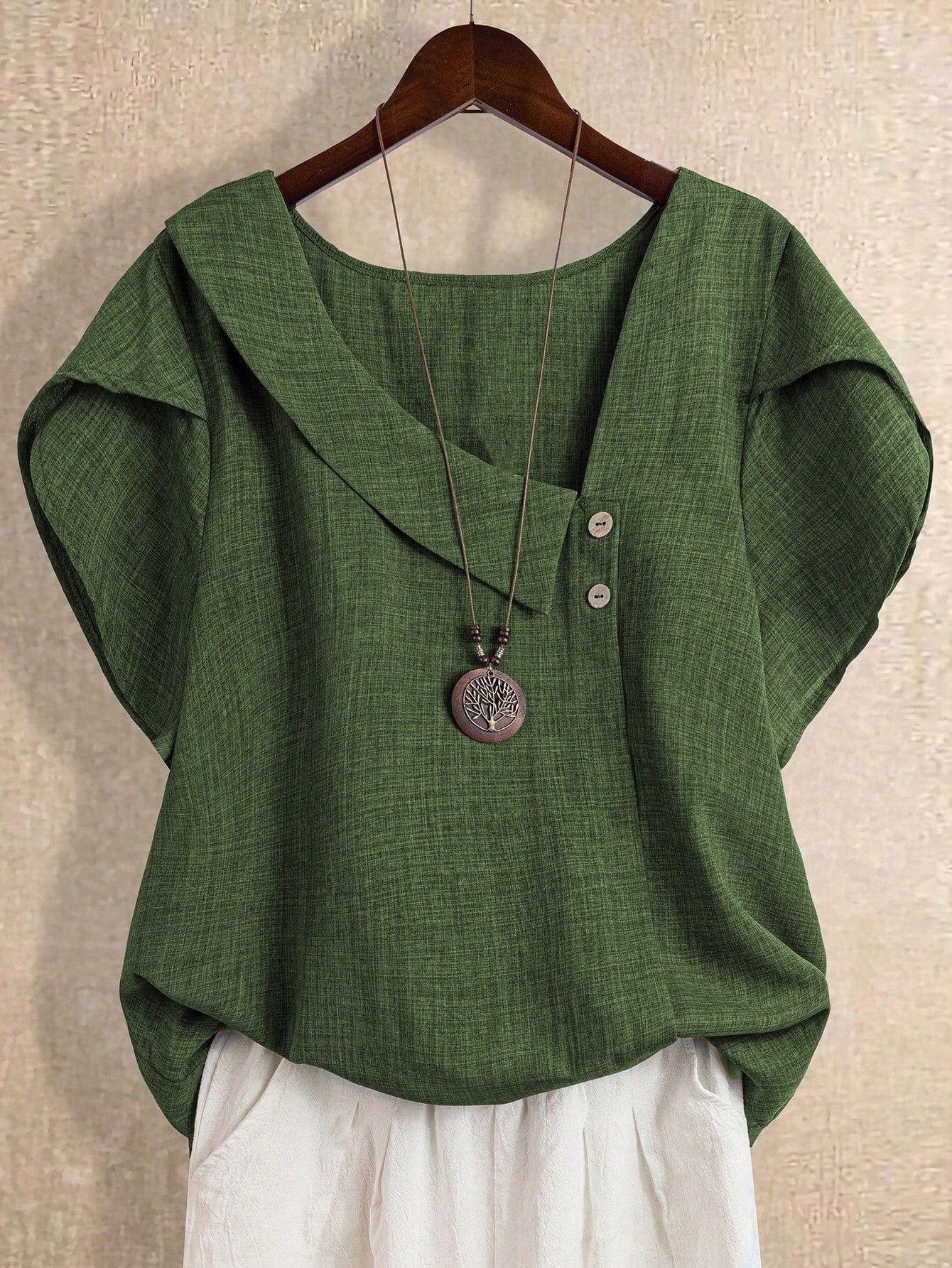 Blusa Manga Curta Plus Size Decote Assimétrico