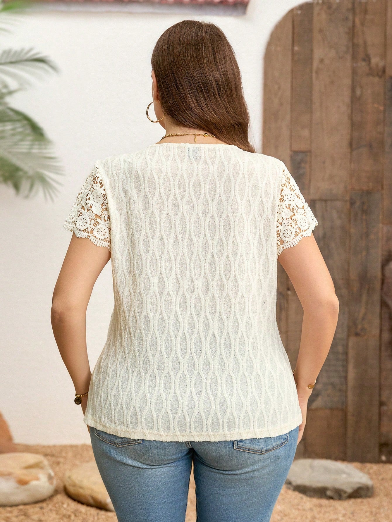 Blusa Feminina Plus Size Manga Curta Bordada 