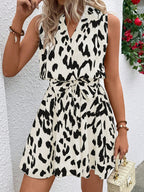 Vestido Curto Regata Estampado com Cinto