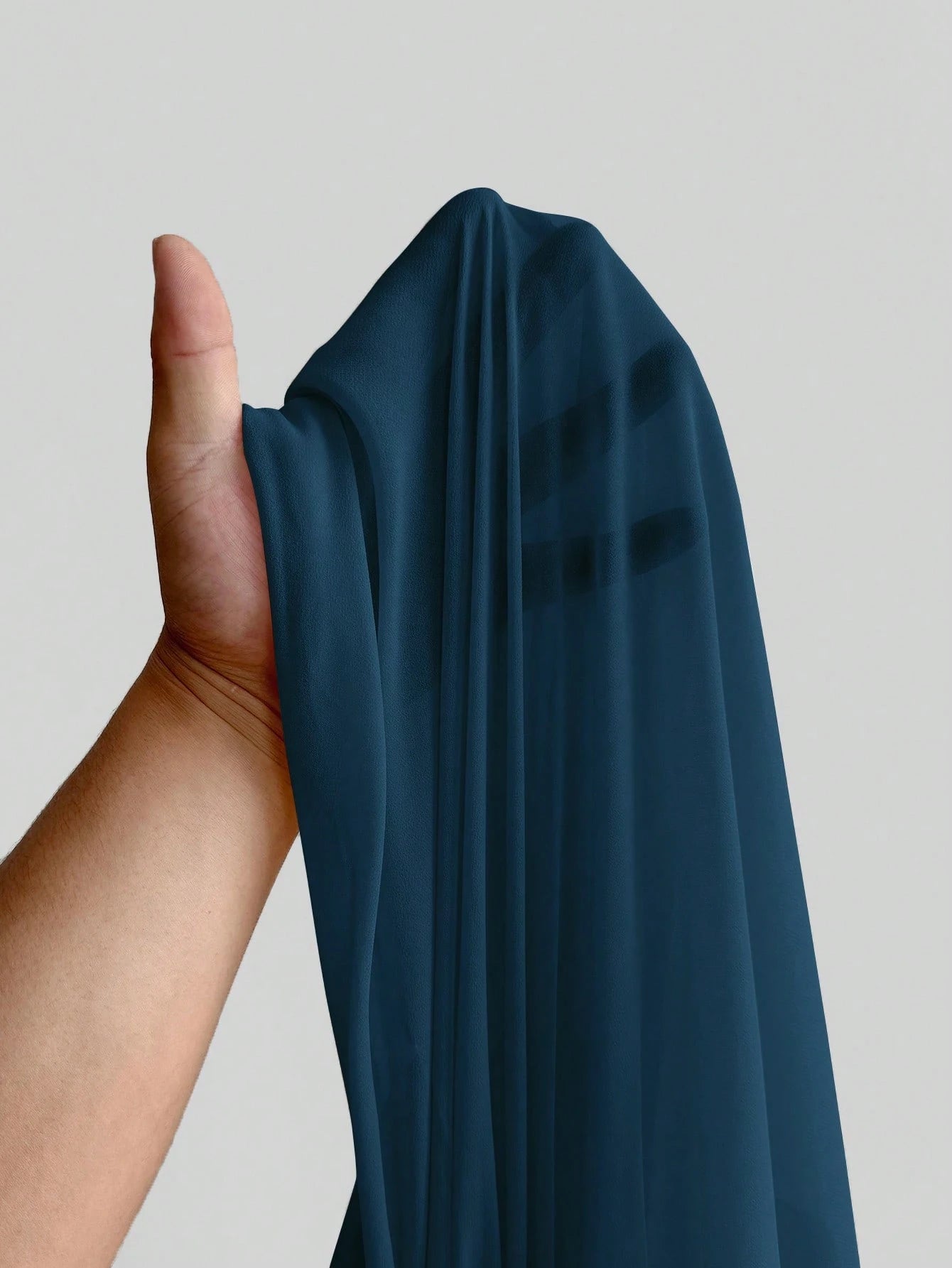 Vestido Longo Festa Convidada Plus Size Assimétrico em Chiffon com Fenda