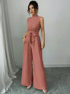 Macacão Feminino Elegante com Cinto na Cintura e Perólas