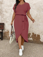 Vestido Midi Manga Curta Plus Size com Fenda