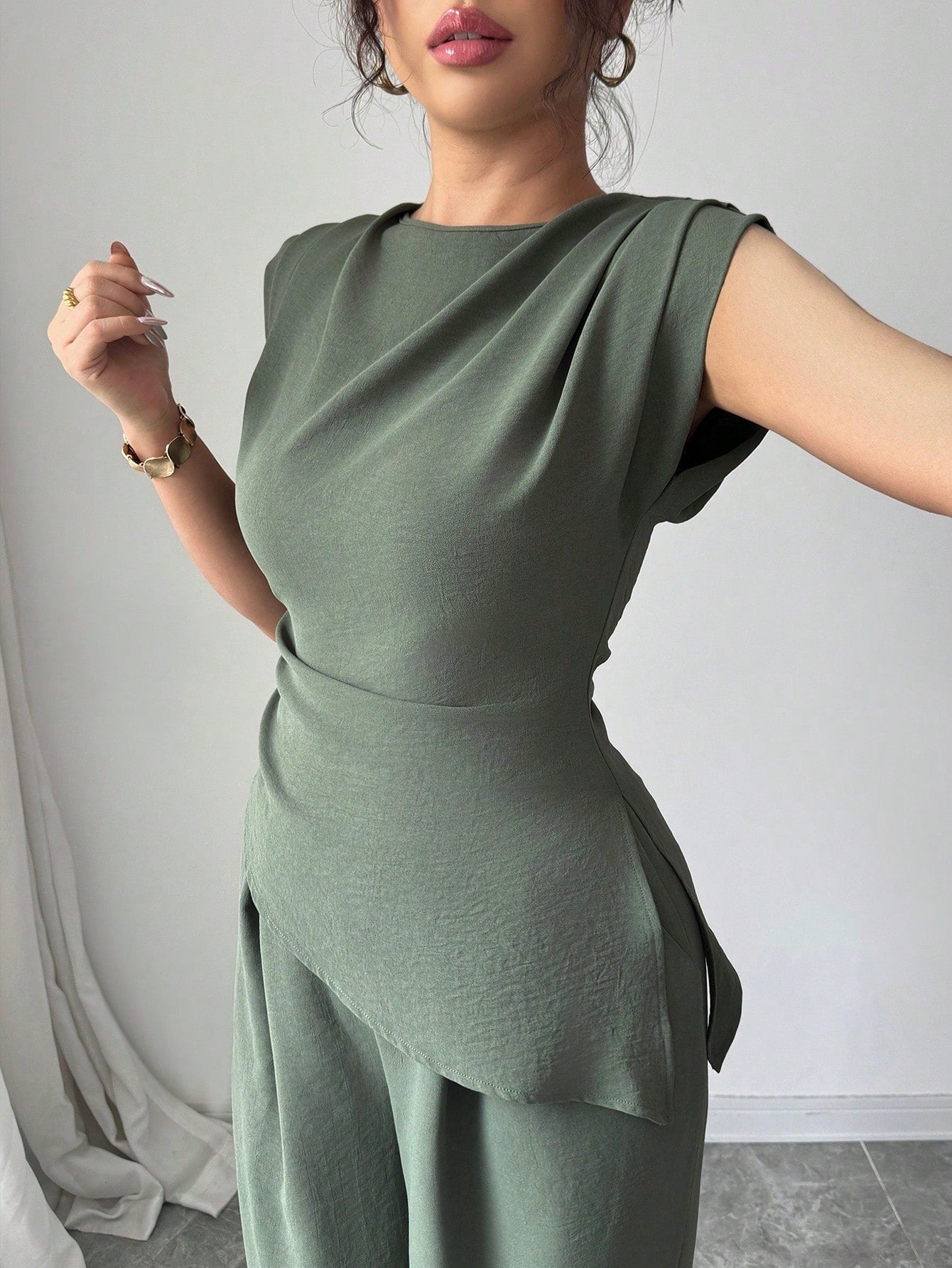 Conjunto Feminino Blusa Sem Decote e Calça Pantalona 