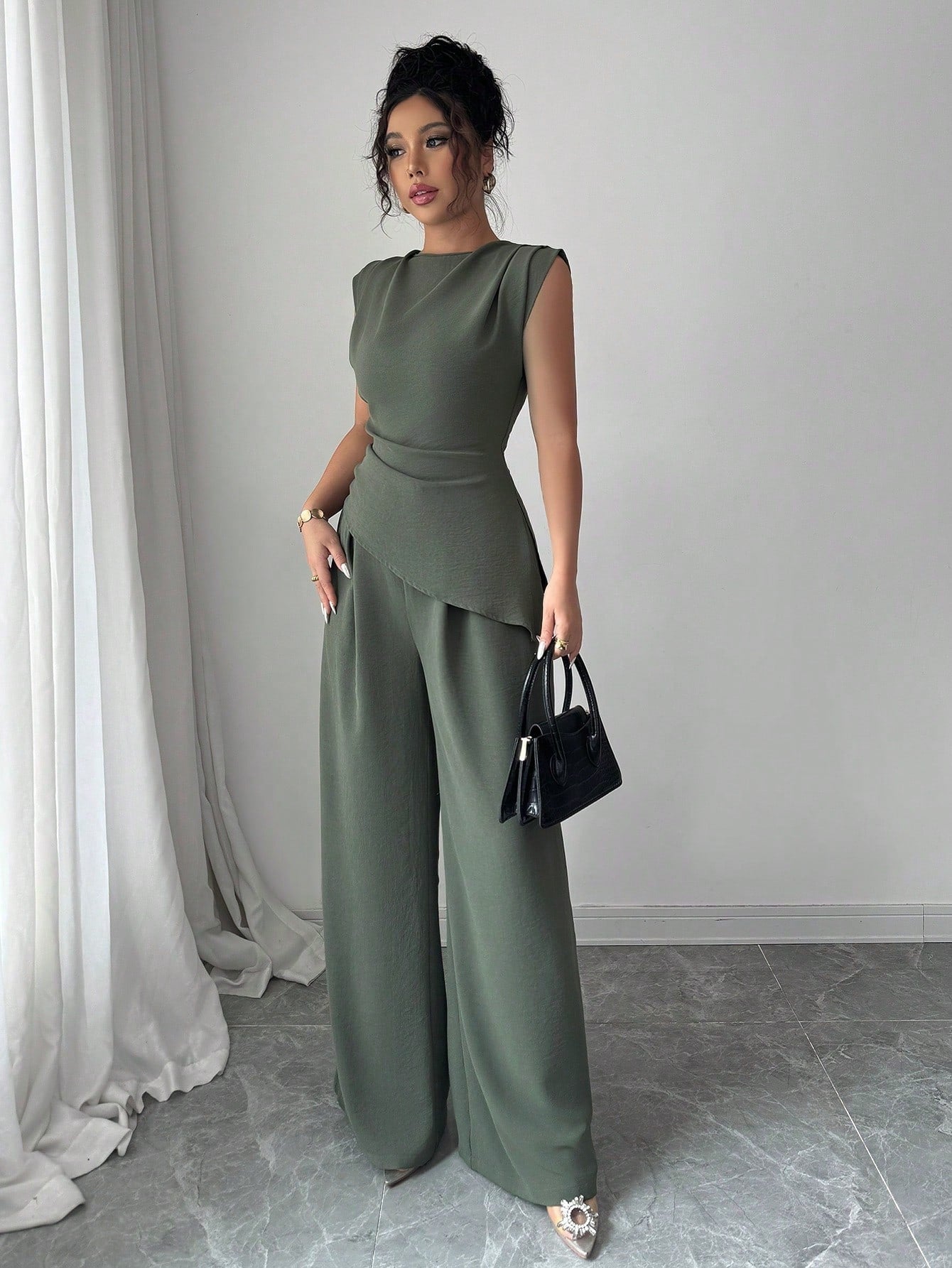 Conjunto Feminino Blusa Sem Decote e Calça Pantalona 