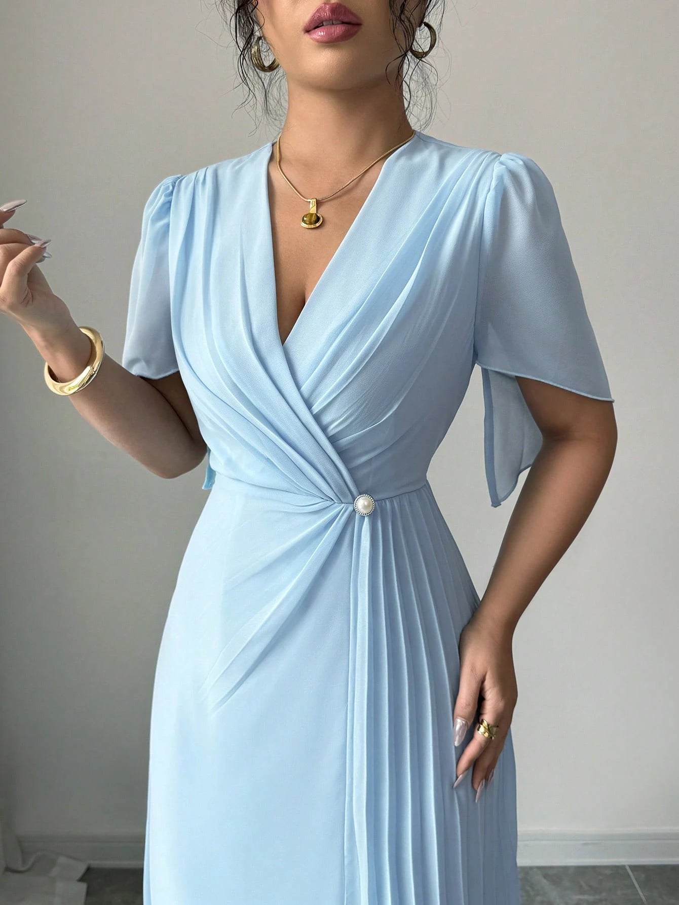 Vestido Elegante Midi Plissado de Cintura Franzida em Chiffon