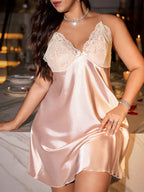 Camisola Plus Size de Cetim com Costas Abertas em Renda