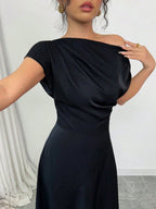 Vestido Feminino Midi de Festa Ombro e Bainha Assimétrica 