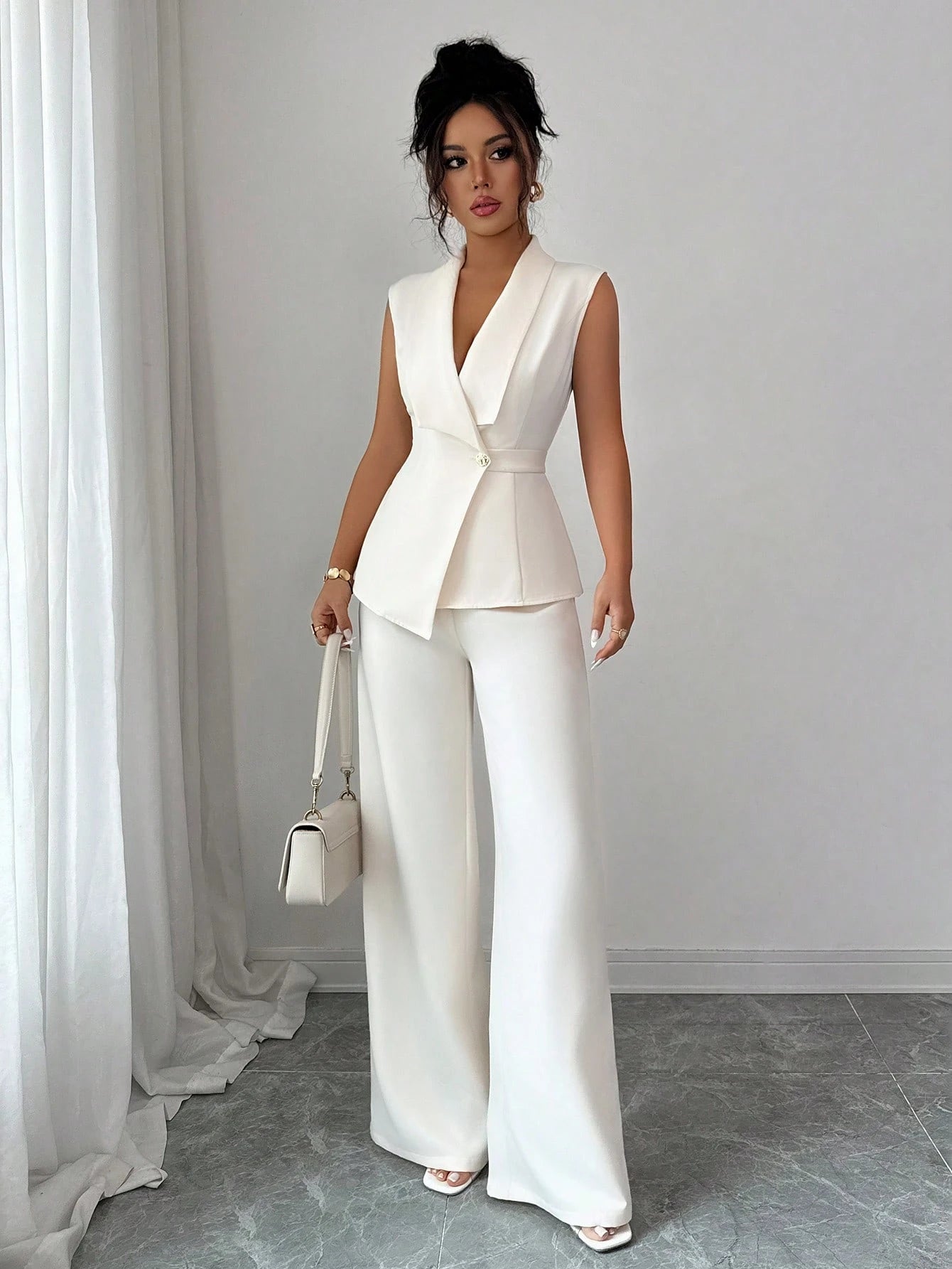 Conjunto Feminino de Alfaiataria Colete e Calça 