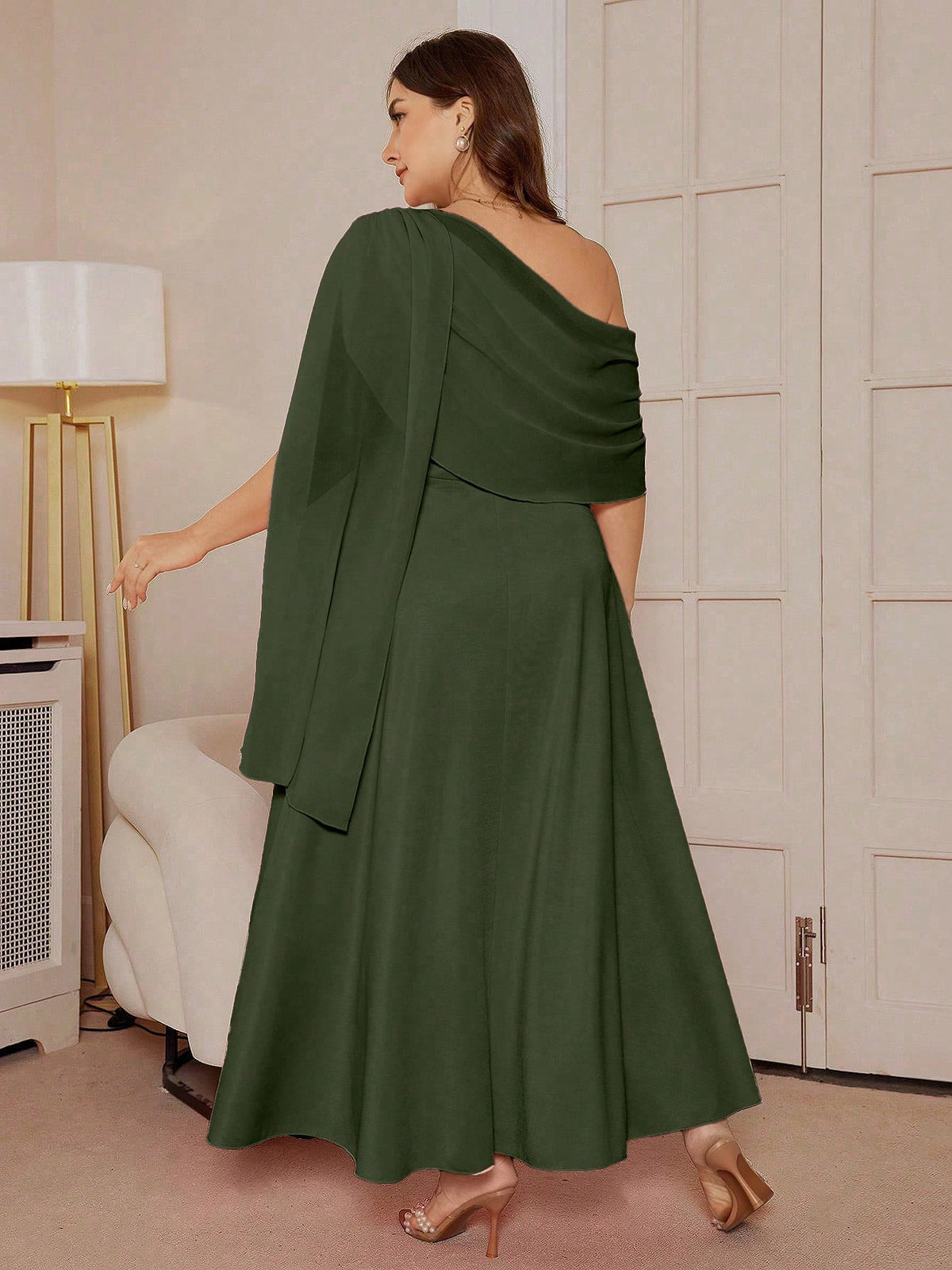 Vestido para Casamento Plus Size Longo Assimétrico