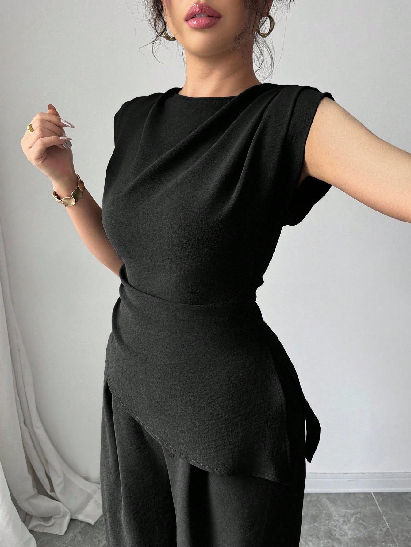 Conjunto Feminino Blusa Sem Decote e Calça Pantalona 