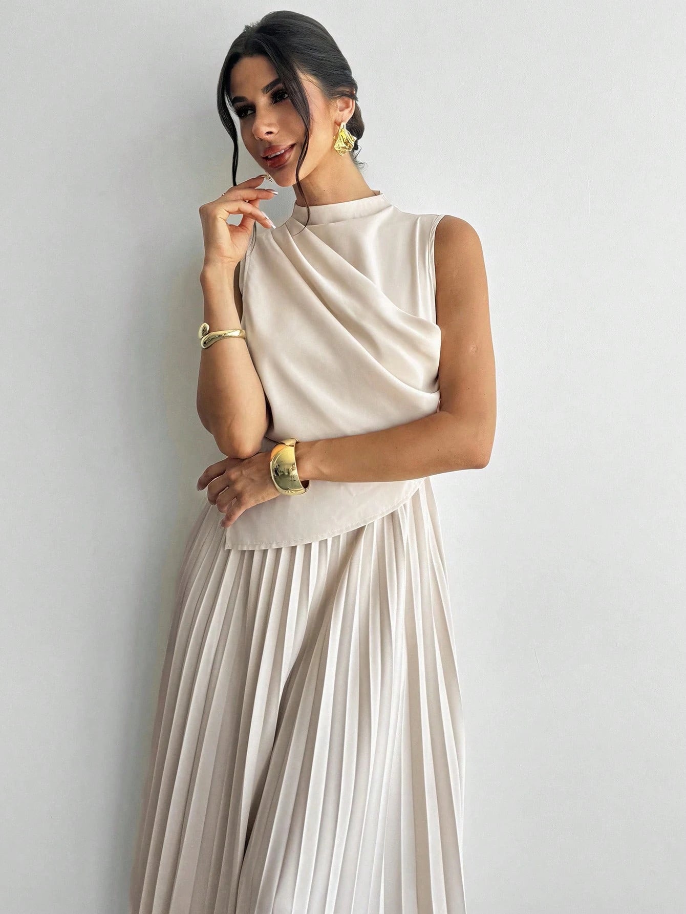 Vestido Midi Elegante Plissado Feminino Sem Mangas