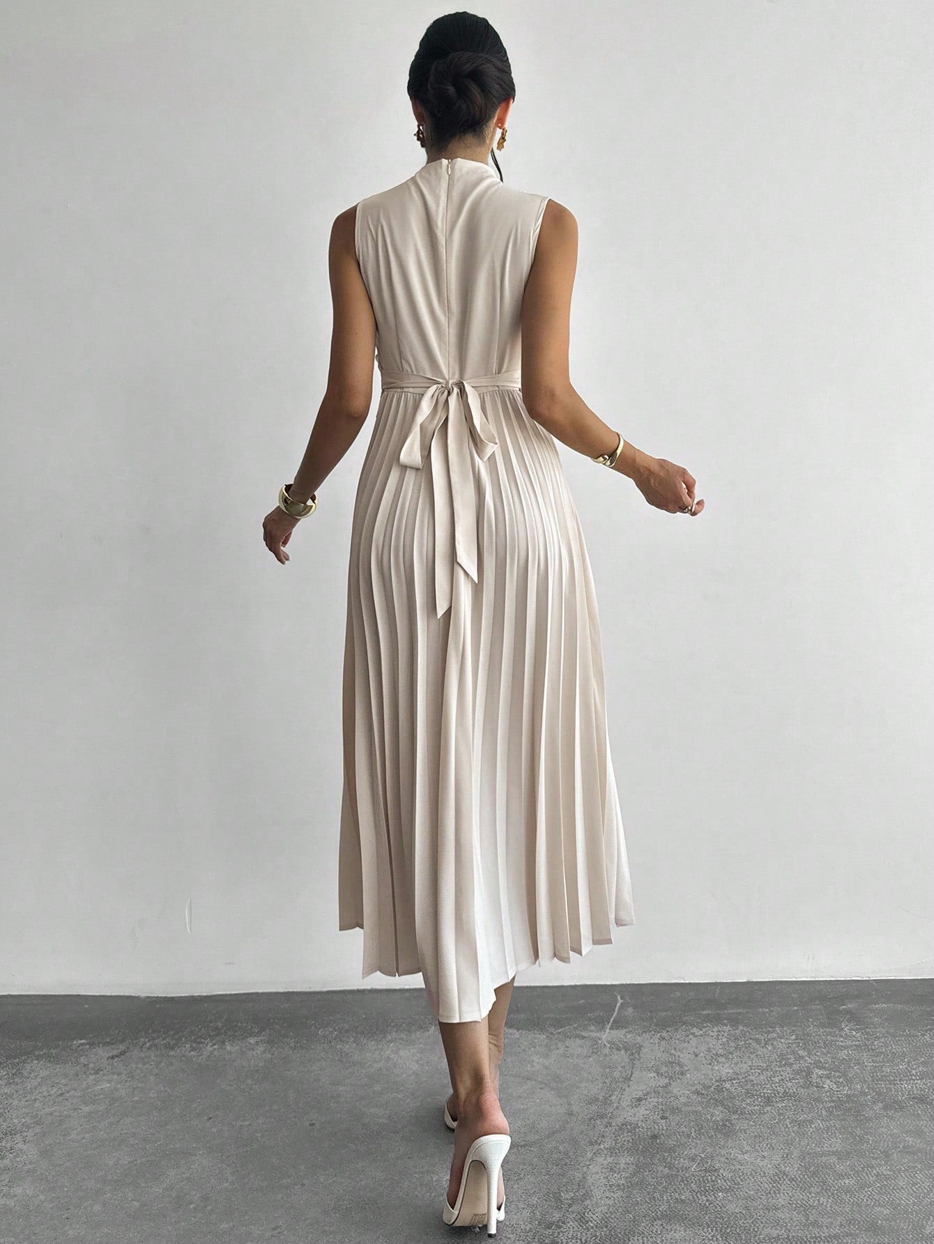 Vestido Midi Elegante Plissado Feminino Sem Mangas