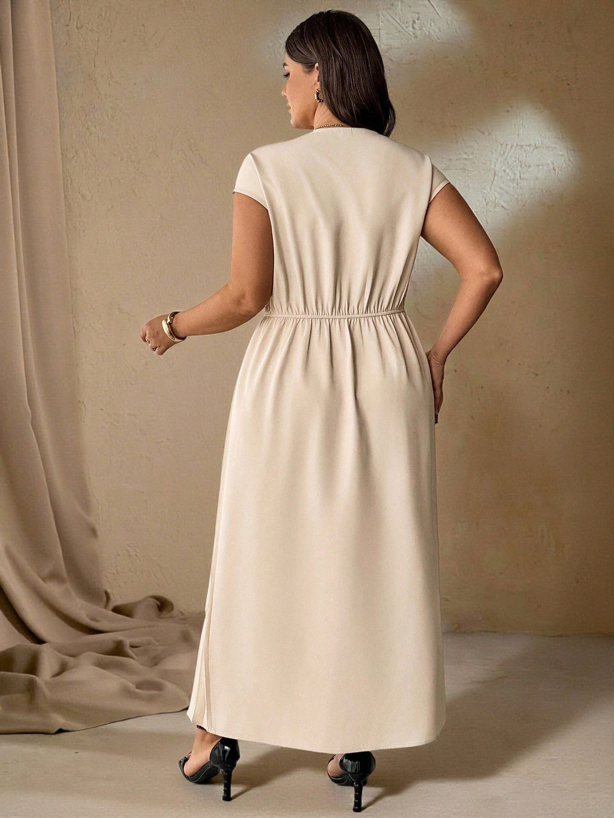 Vestido Plus Size para Festa Longo Social Plissado
