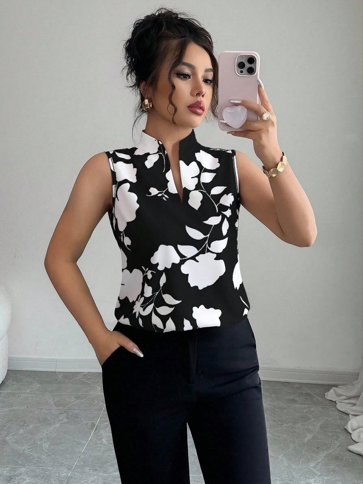 Regata Social Feminina Elegante com Flores