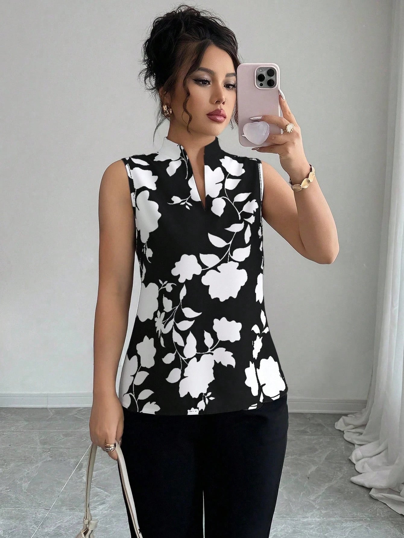 Regata Social Feminina Elegante com Flores