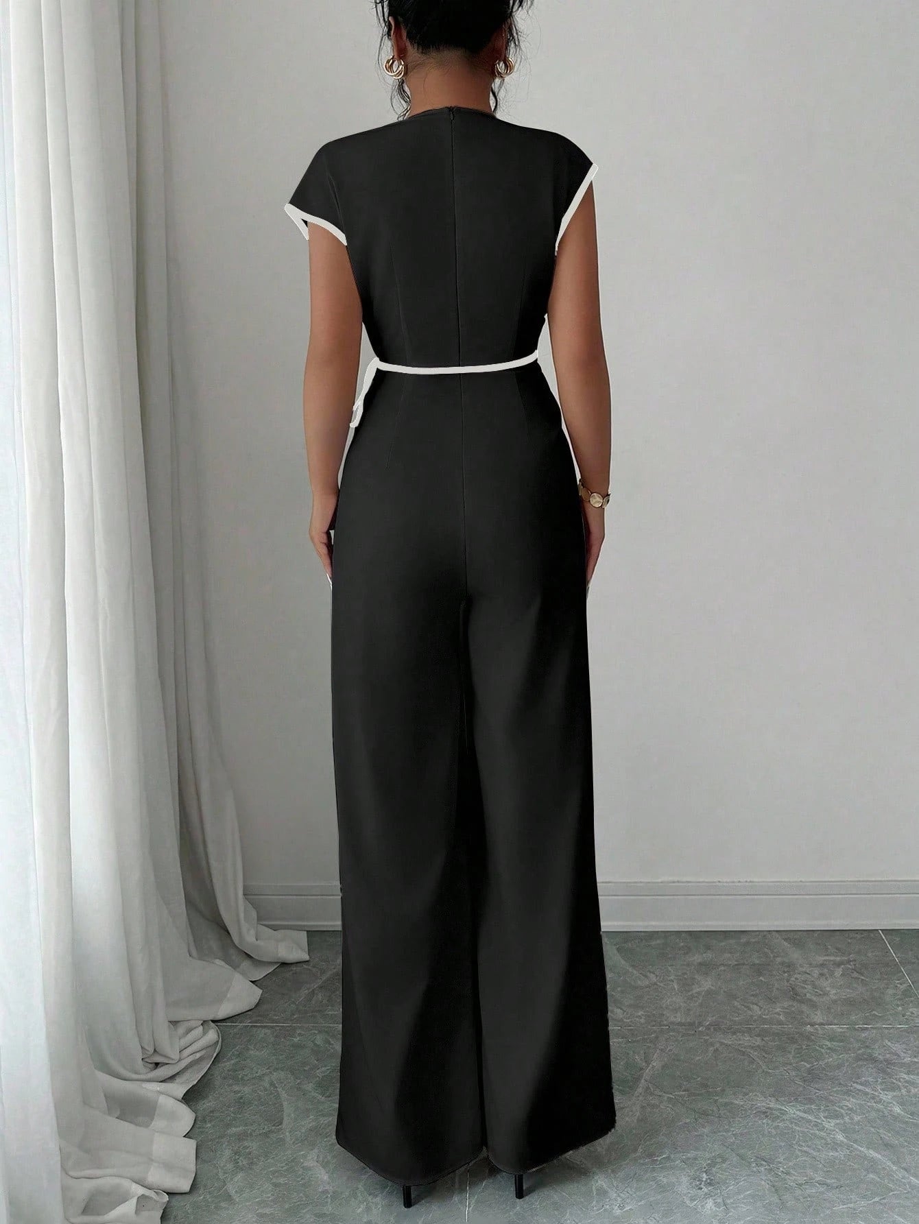 Macacão Assimétrico Elegante Feminino Manga Curta Pantalona