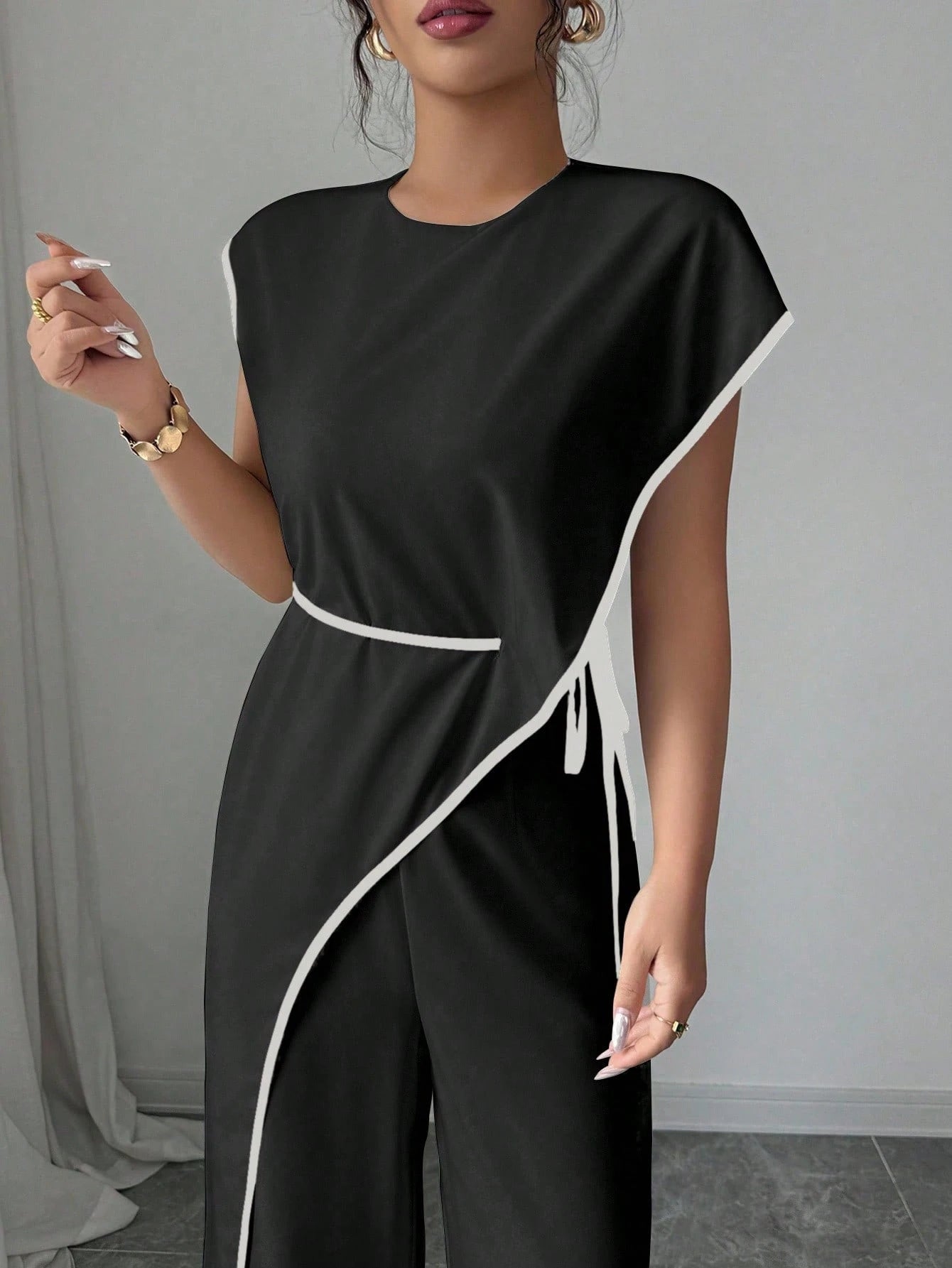 Macacão Assimétrico Elegante Feminino Manga Curta Pantalona