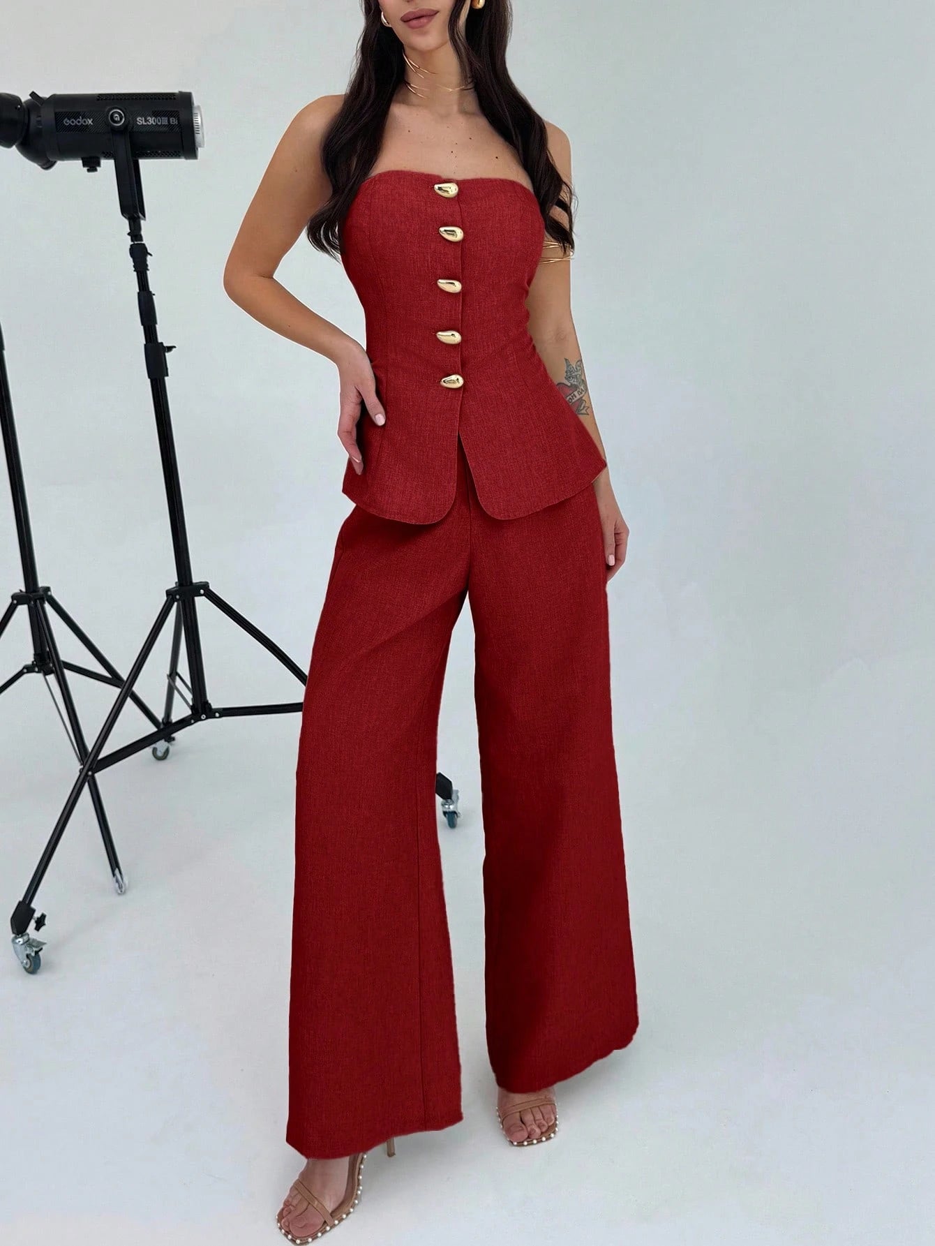 Conjunto Feminino Tomara que Caia com Botões Dourados