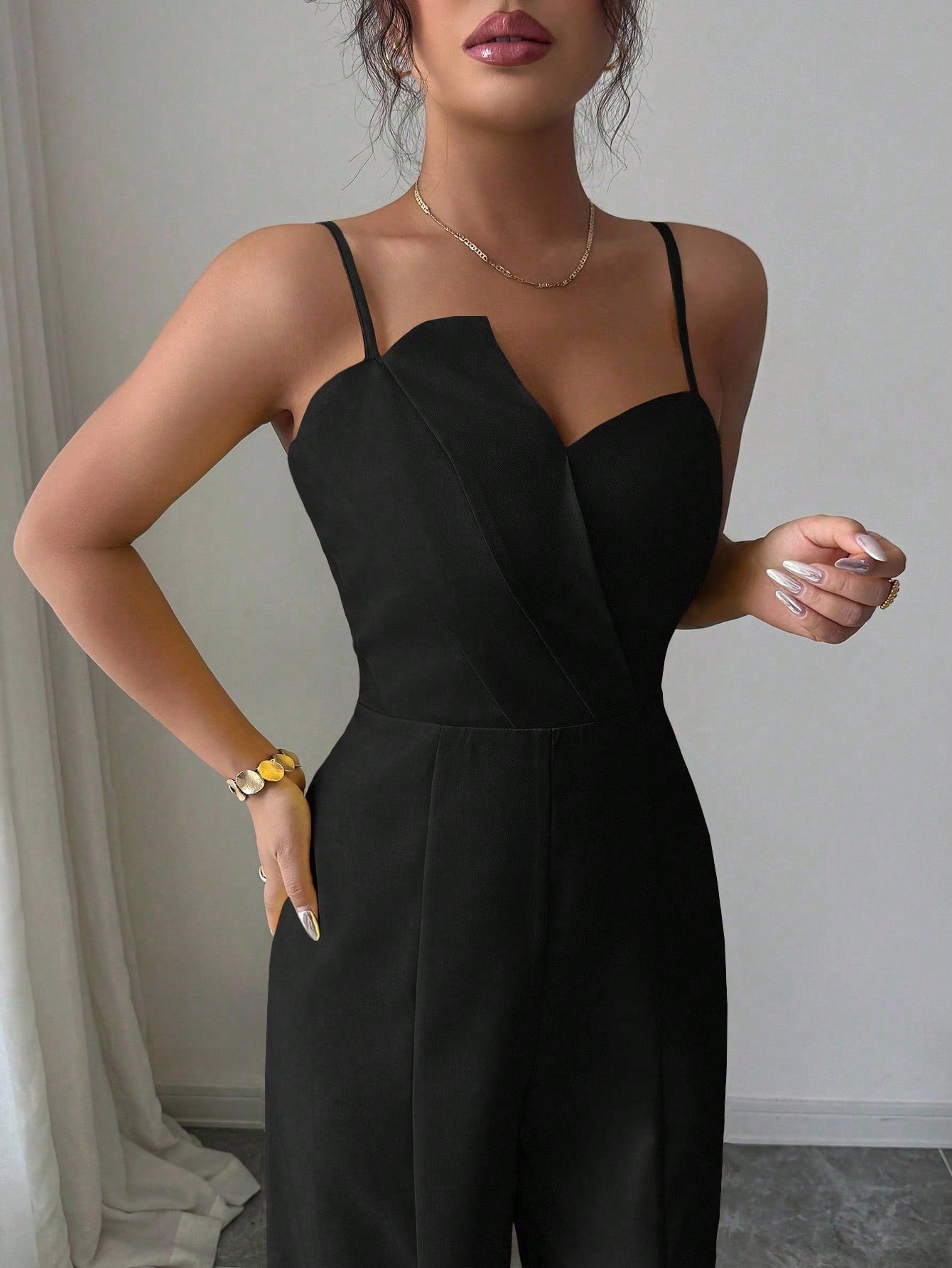 Macacão Elegante Feminino com Alça Fina