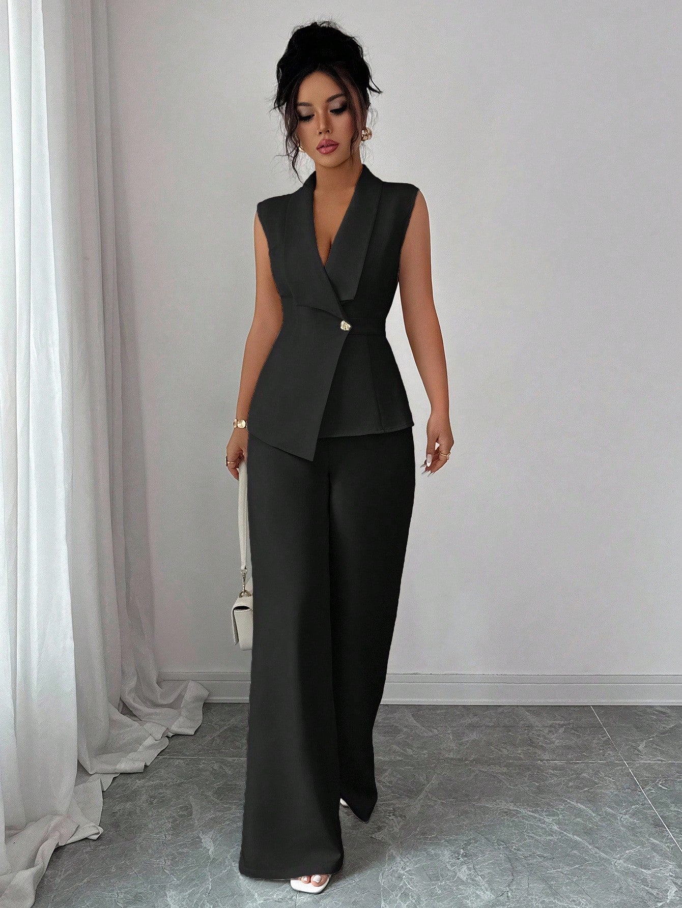 Conjunto Feminino de Alfaiataria Colete e Calça 