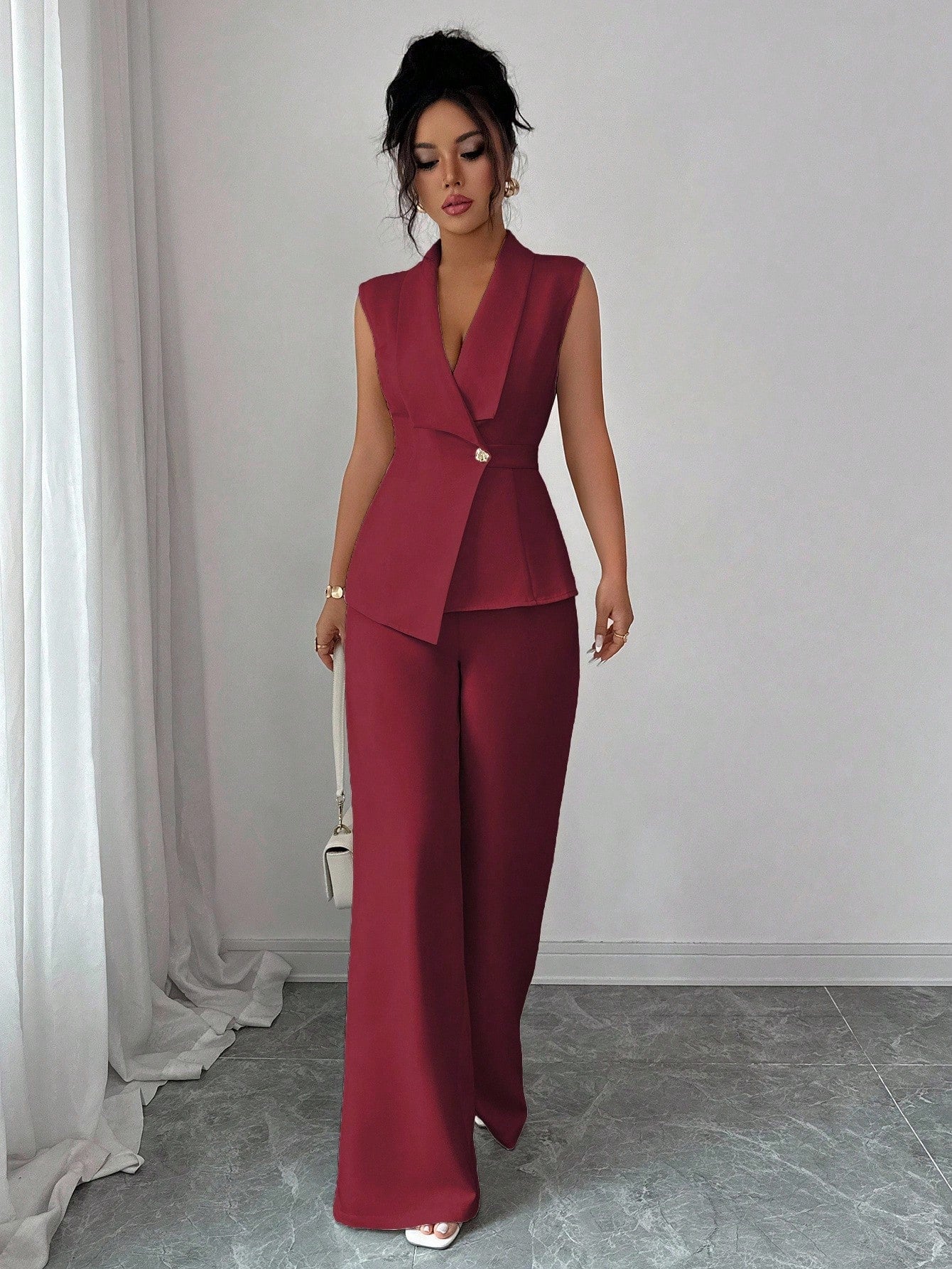 Conjunto Feminino de Alfaiataria Colete e Calça 