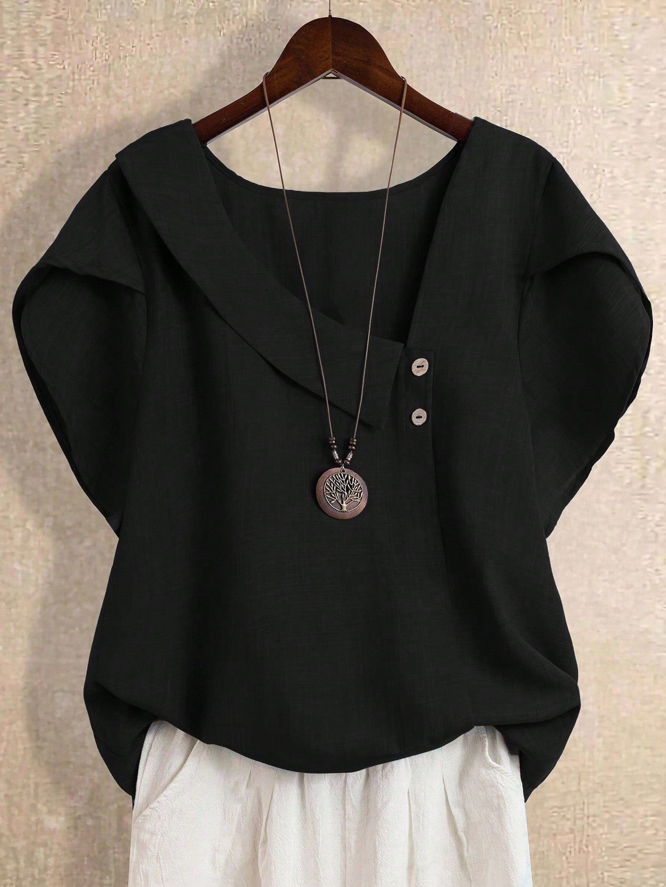 Blusa Manga Curta Plus Size Decote Assimétrico